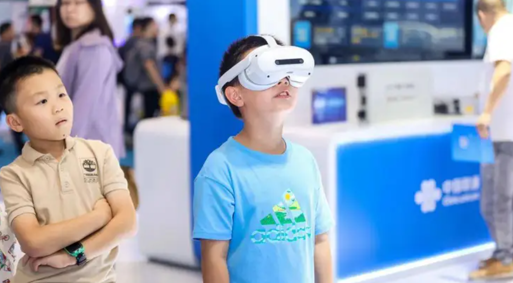 教育部千億投入AI課堂！2025年智慧教育覆蓋85%縣域校的突圍戰(zhàn)